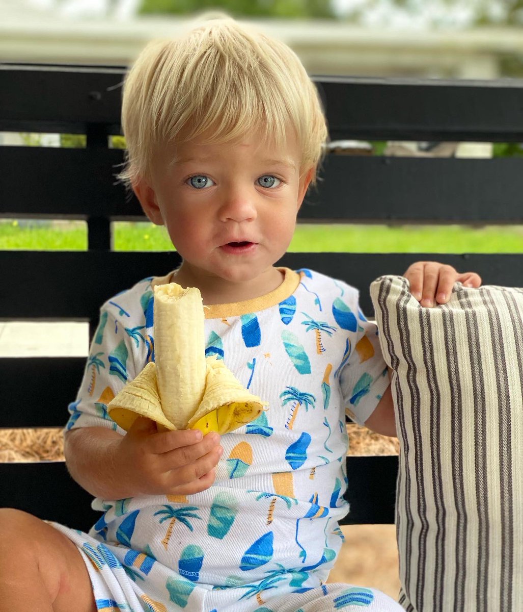 thecliffpace's tweet image. Just trying to counter all the negative with #goodtwitter. #jakeman enjoying a @chiquitabanana #livepuretoday #puregoodness #thankful