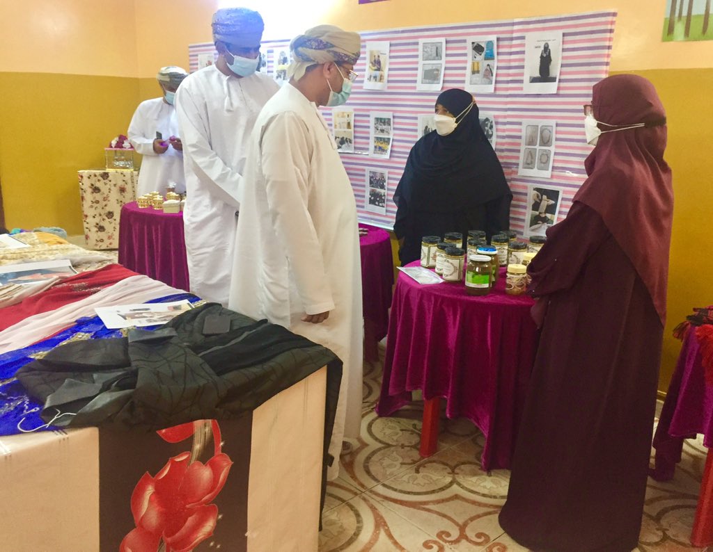 تم خلالها الالتقاء بالفاضلة رئيسة الجمعية العمانية بالولاية والتجوال في أركان وقاعات الجمعية.