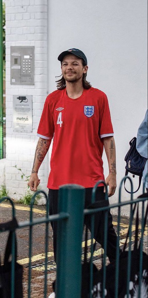 110% fooking British 🔥 England 🙌🏻 🙌🏻England 🙌🏻 🙌🏻England 🙌🏻🙌🏻 #KillMyMind #LouisTomlinson 💙