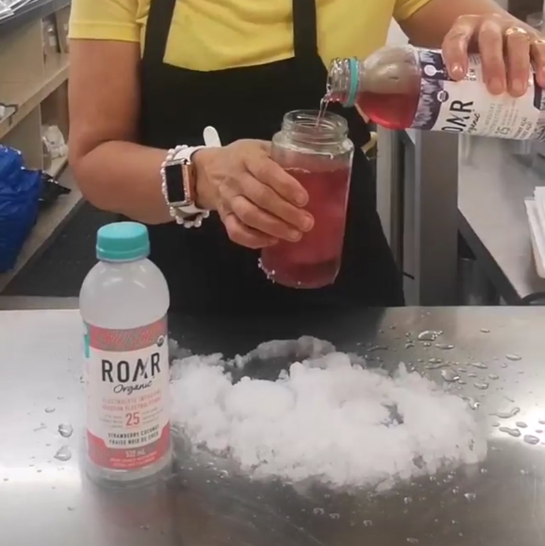 Feeling hot and thirsty? 🌞 We carry ROAR Organic hydration drinks and can send you on your way with an 'ice cream' sandwich made from dairy-free SNO! 

These are only in our sweet retail shop, so come by and visit! ❤️