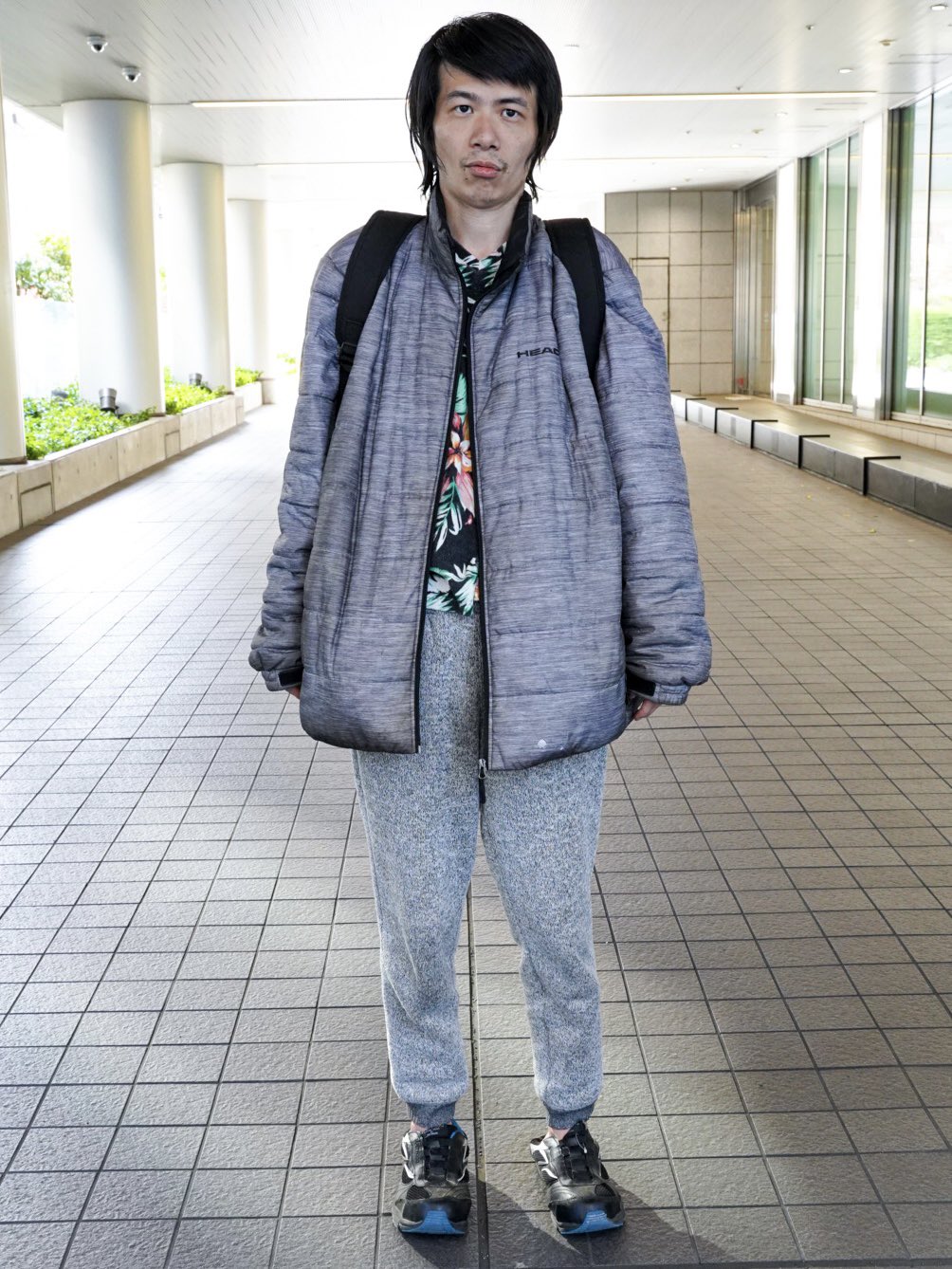 しぶやゆうき 大変身させる人 今回は生活保護を受給しながら 職探しをしているモデルさんでした 私服ではなく面接にもいけるスーツスタイルでイメチェン 能力が同等であれば 容姿が整っている人間を採用するのは当たり前です すべての会社に顔採用は