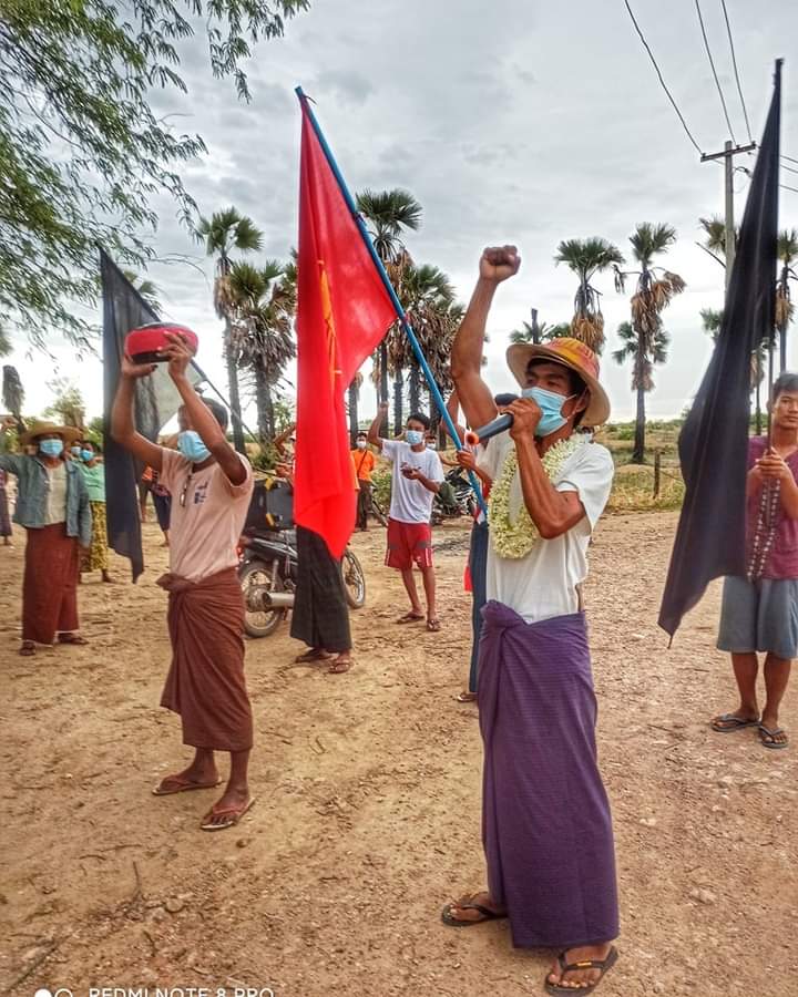 Mr28Perfectly's tweet photo. On this evening of July 6 , energetic protesters from #PhaungKar village , SaLinGyi township , held an anti-SAC marching strike !
#July6Coup #WhatsHappeningInMyanmar 
#DreadfulCovidAmidMilitaryCoup https://t.co/G4BV8ZfNRY