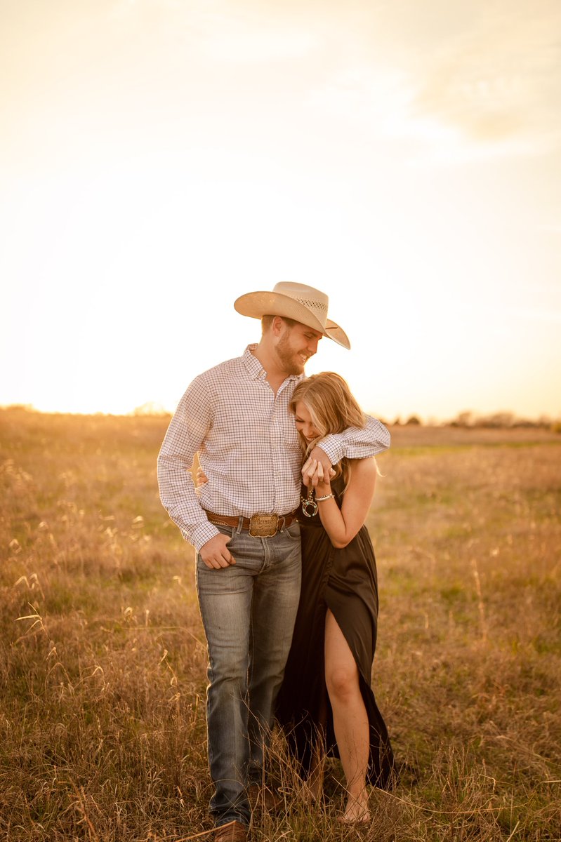 whitcombailey's tweet photo. 4 more months until this is my HUSBAND @ratattack23 https://t.co/AmP05moLJA