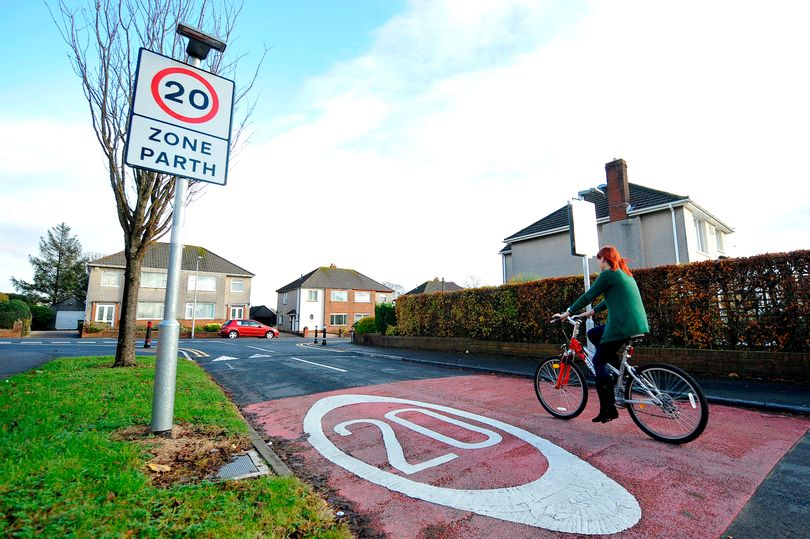 WalesOnline's tweet image. All roads in residential areas in Wales to become 20mph zones under new laws being planned by the Welsh Government bit.ly/3hDSt7Y
