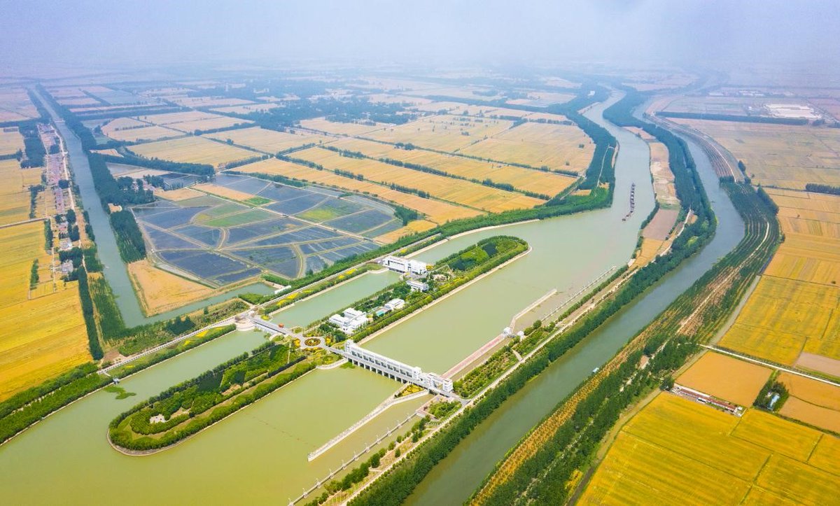 AmbCina's tweet photo. La #Cina, dopo secoli di lotta, ha eliminato la #povertà assoluta per la prima volta nella sua storia millenaria, realizzando il sogno perseguito dal popolo cinese e facendo un passo da gigante verso il suo ringiovanimento.
#PCC100 https://t.co/4vljureFV3