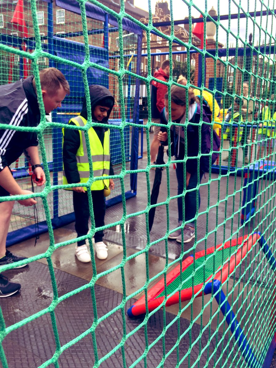 Smallwood Primary tweet media