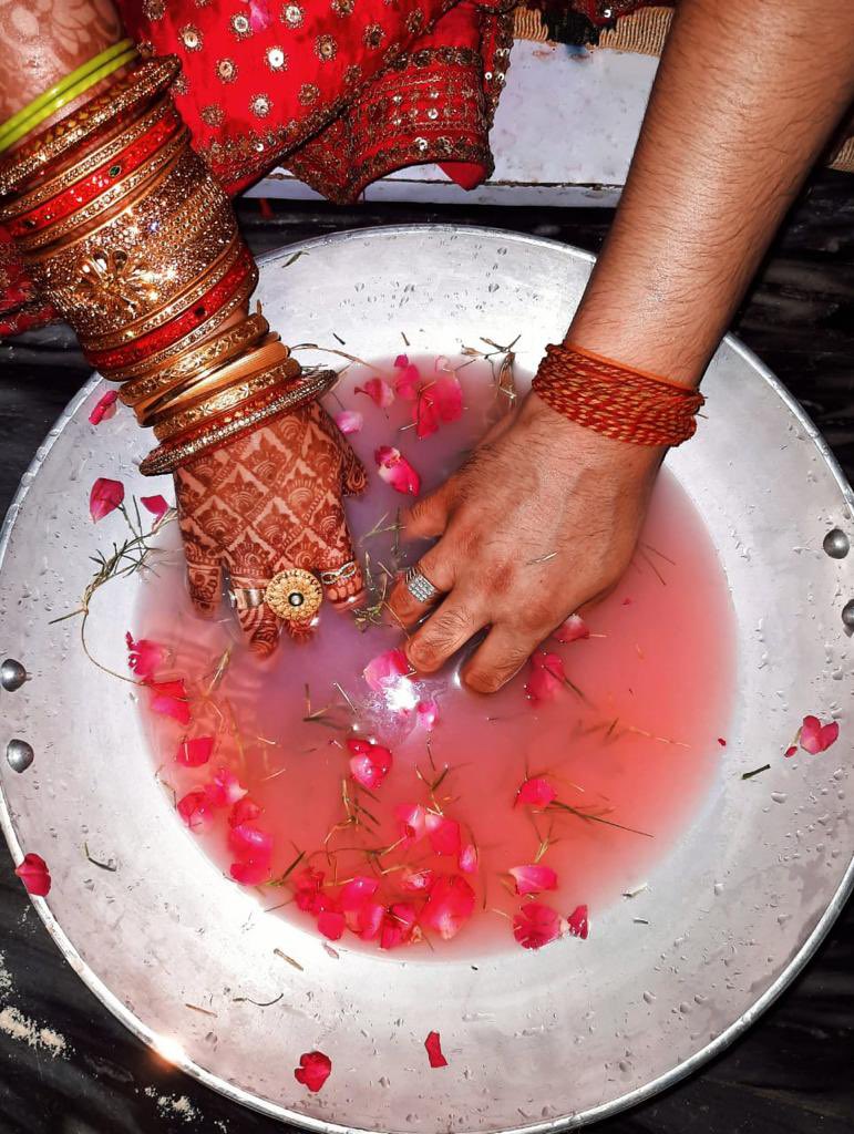 Indian wedding ceremony and milk hi-res stock photography and images - Alamy