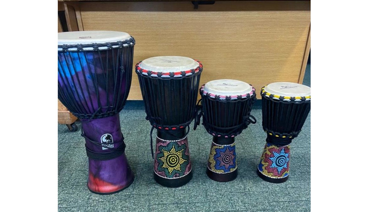 MusicTherapyWks's tweet photo. Drum families come in all shapes and sizes to suit small hands that need to make bold beats! πͺπ₯
#drummingtogether #drummingforhealth #musictherapy #djembedrums https://t.co/xS2eU24FG8