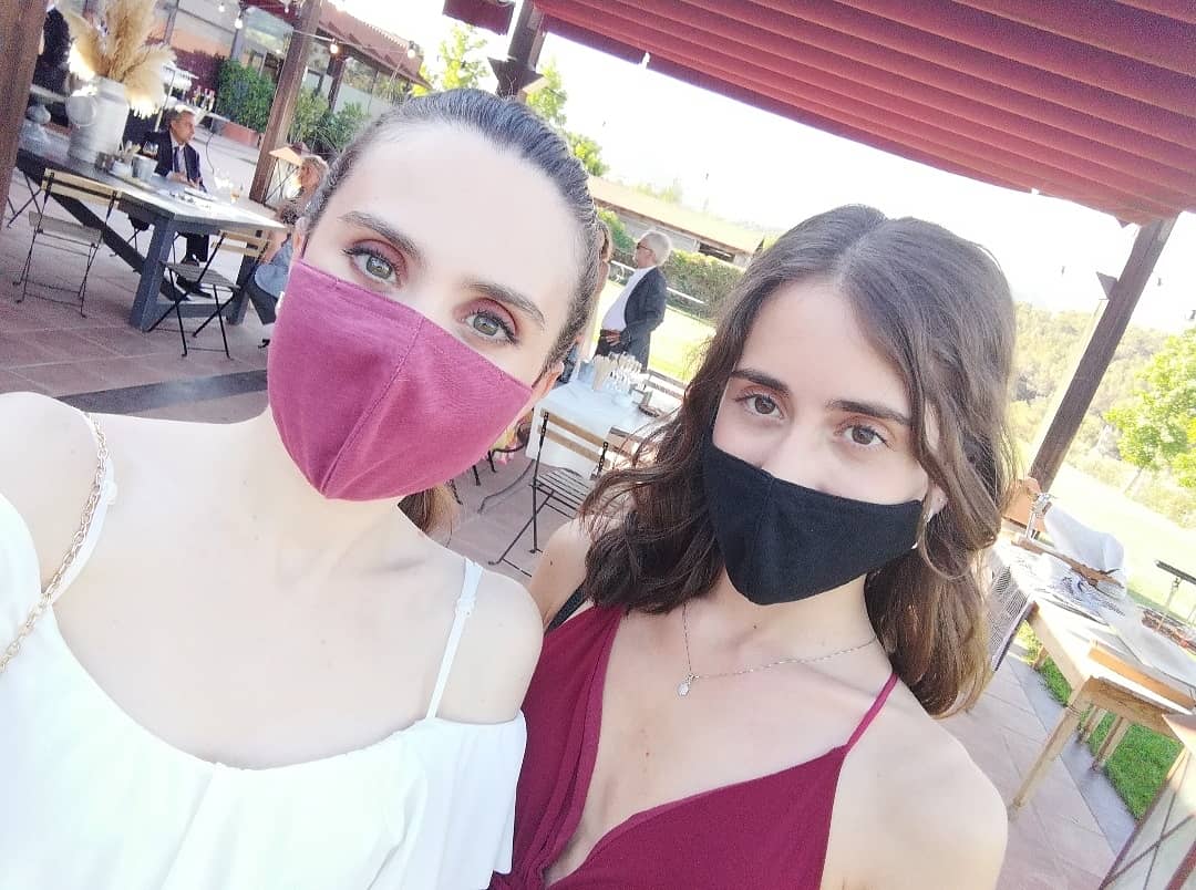 Y en esta ocasión, os dejamos algunas de las selfies de la boda que fuimos el viernes🎉

#bloggers #ssoulmatee #sisters #weeding #selfies