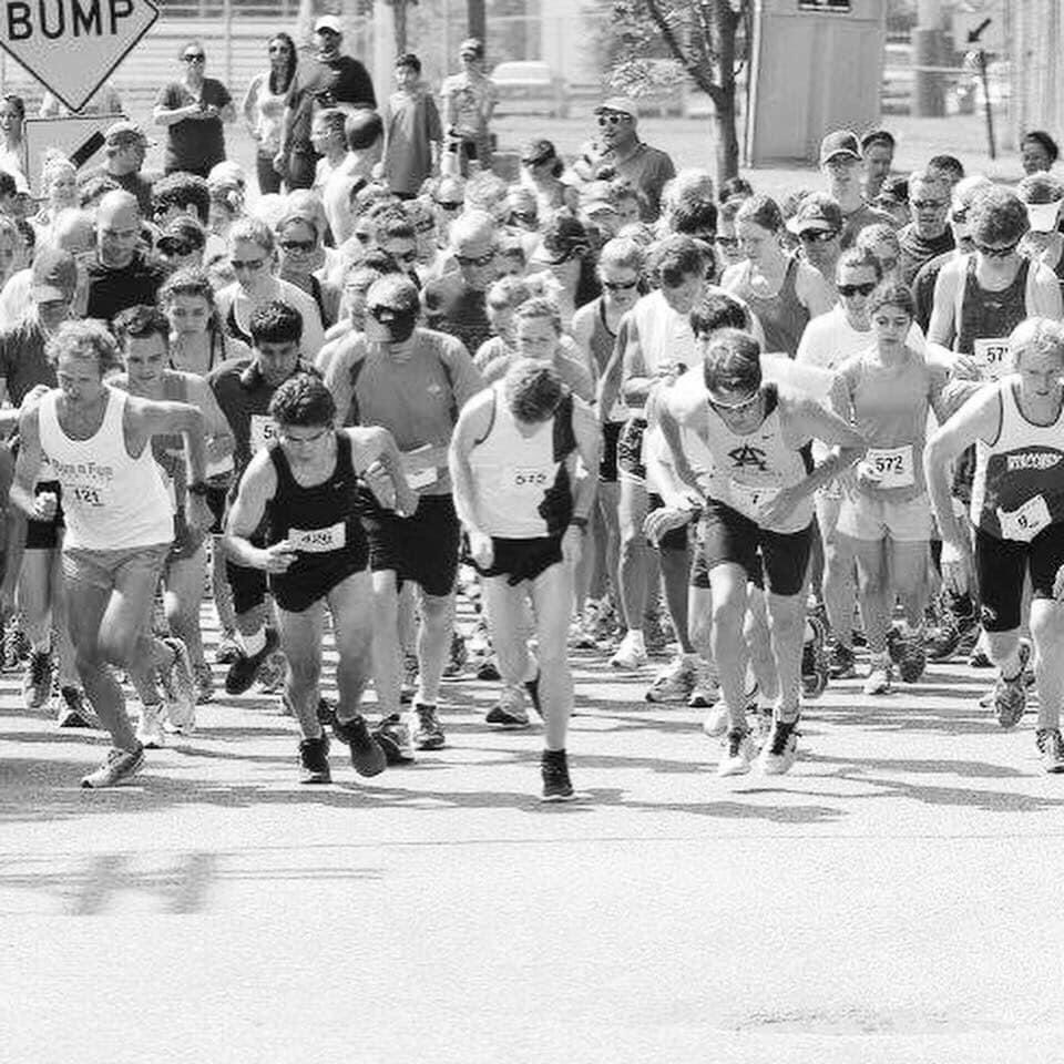 TwinCitiesTC's tweet image. The 2021 @RaspberryRun is on &amp;amp; our Main Street 1 Mile is part of the @USATFMN Team Circuit💨💨💨 

Race the traditional 5 Mile or the 1 Mile…or both! Bring the kiddos for the FREE Toddler Trot!

Register at raspberryrun.com/registration

#RaspberryRun #RunForTheRaspberries #TCTC