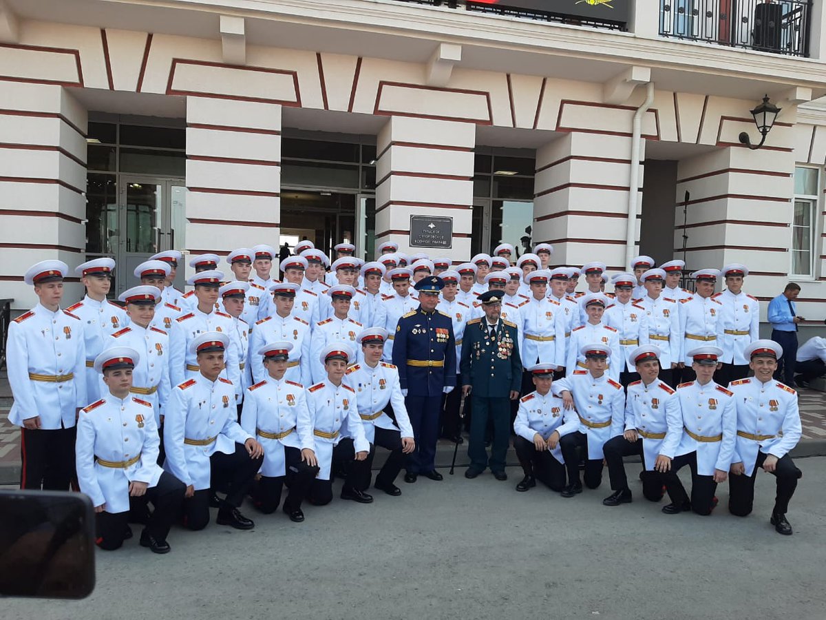 26 июня в Тульском Суворовском военном училище состоялась торжественная церемония, посвящённая первому выпуску воспитанников возрождённого училища, организованная совместно с Тульским РО "СоюзМаш России".
#СоюзМаш #СоюзМашТула