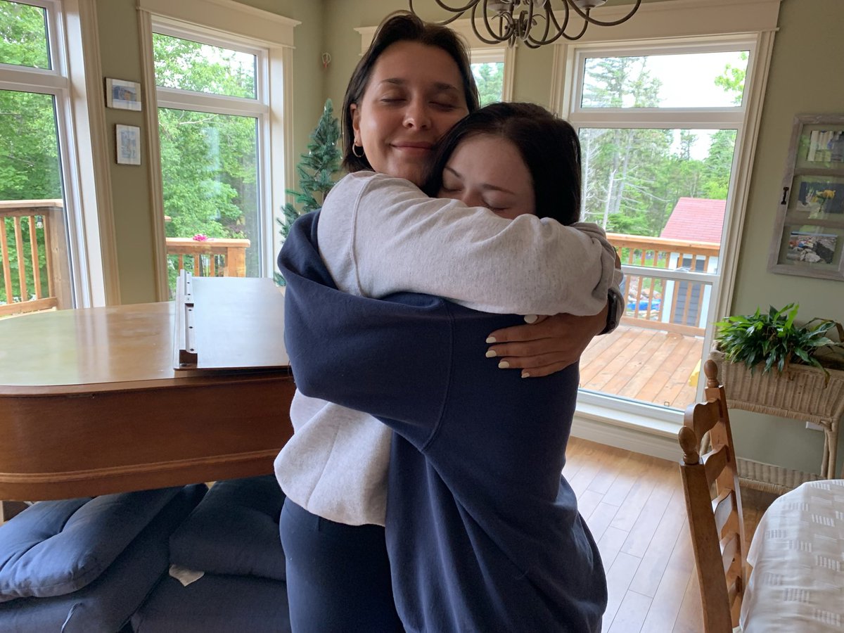 Fred_Hutton's tweet photo. Sisters ❤️❤️❤️ saying goodbye…. for now. https://t.co/w3uVZZmhe5