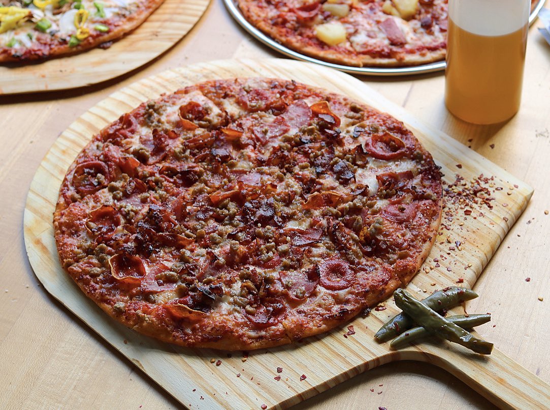BaggerDaves's tweet photo. Ain’t no party like a pizza party!!
Pizza now available at our Birch Run &amp; Cascade, MI. locations. Coming soon to a location near you. 
For hours and information please visit https://t.co/9tnDS2QhKY
#Pizza #SpiceThingsUp￼ #SignatureHotOil https://t.co/AbkzbfvOj8