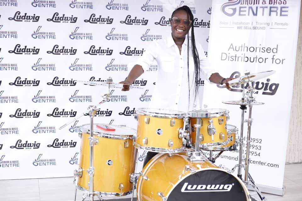 jossykicks's tweet photo. I am Jossy Kicks, I play Ludwig what about you? Don't just buy any drum, buy Ludwig from @drumandbasscentre who is the authorised distributor for LudwigDrums in Ghana. Contact me for a cool deal. @ludwigdrumshq @drumandbasscent @connselmerinc #jossykicks #femaledrummer https://t.co/wXxzft2ft4