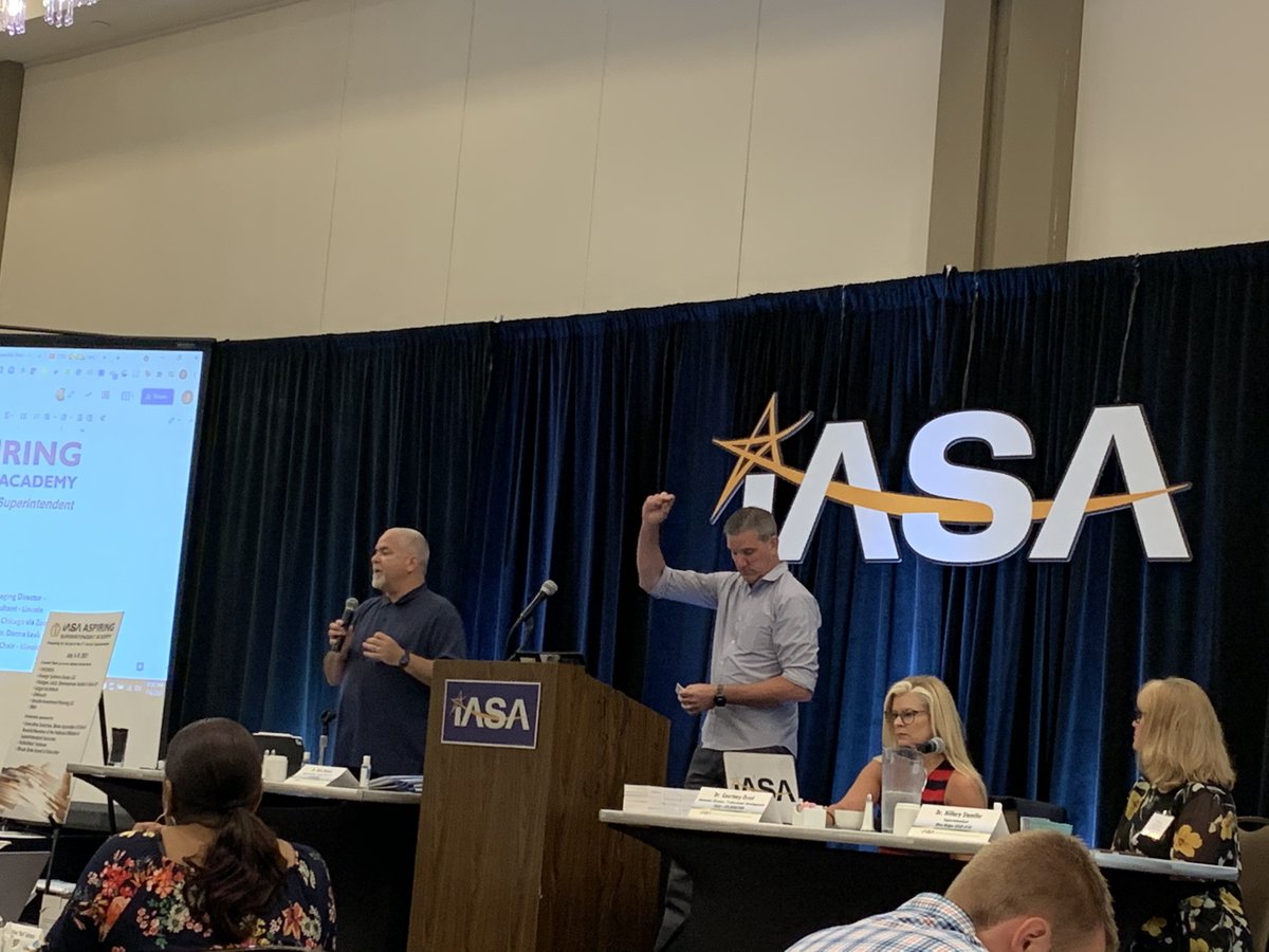 perryfinchSD735's tweet image. It's official, the @IllinoisASA Aspiring Superintendent Academy is up and running. Ready to learn from @mikelubelfeld @npolyak @drorzel @HillaryStanifer #ASuperWeek