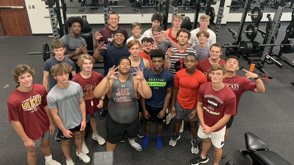 Good group of Cats getting that 212 extra work in today! Still need more here to work for their teammates! #onthatgetright