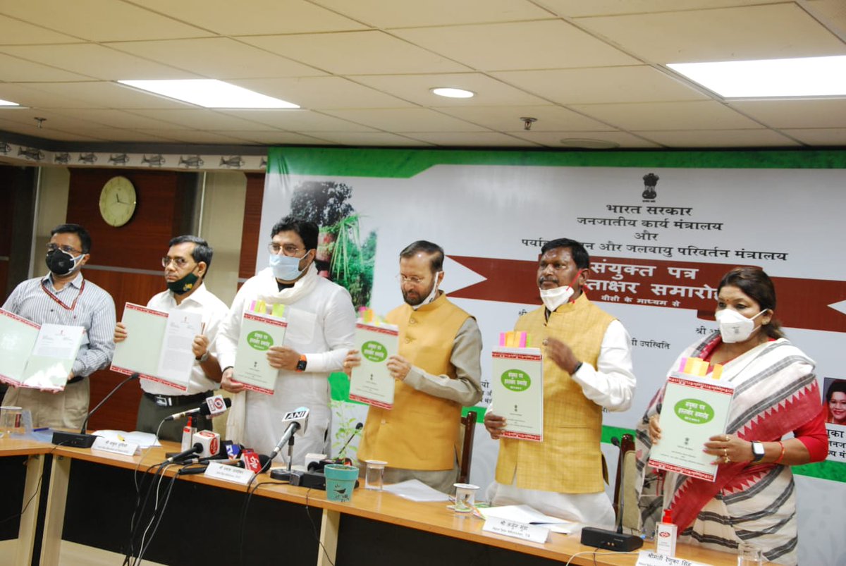 IN_GreenSummit's tweet photo. Welcome decision to grant rights to Gramsabhas &amp; tribal communities to manage forest resources,as this would minimize lack of coordination between Tribal Affairs &amp; Forests Dept. resulting in deprivation of tribal societies over their rights to manage forest resources
#Forestright https://t.co/mocICs9TbK