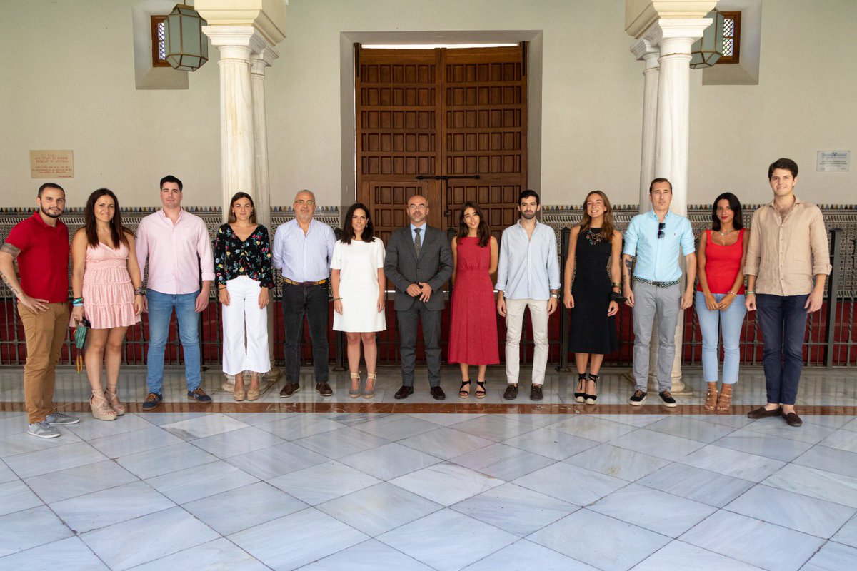 Jorgebuxade's tweet photo. En parlamento regional con @AndaluciaVox en una mañana de reuniones con nuestros diputados y asistentes.
Fenomenal ambiente y espíritu de equipo y ganas de seguir trabajando por España, desde Andalucía.
Gracias @GaviraVox @Rodrigo_AlonsoF @MValpuesta y todos! 🇪🇸 https://t.co/Sh49ojNm1q