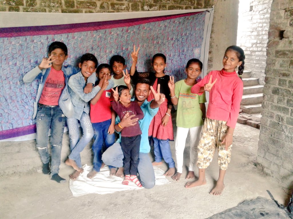 abvpcsnagar's tweet photo. #ABVP सं��ाजीनगर- वैजापूर येथील लाडगांव प्रभाग-२ मध्ये गावात असलेले आपले कार्यकर्ते प्रशांत सोमवंशी यांनी परिषद की पाठशाला आयोजित केली व त्यांच्यासोबत सतीश डोंगरे यांनी सहकार्य केले, विद्यार्थ्यांमध्ये अत्यंत आनंददायक वातावरण आहे
@mahaabvp @SiddheshwarLat1 @sbegde50 @AnkitaP0598 https://t.co/bobYbV5b7A