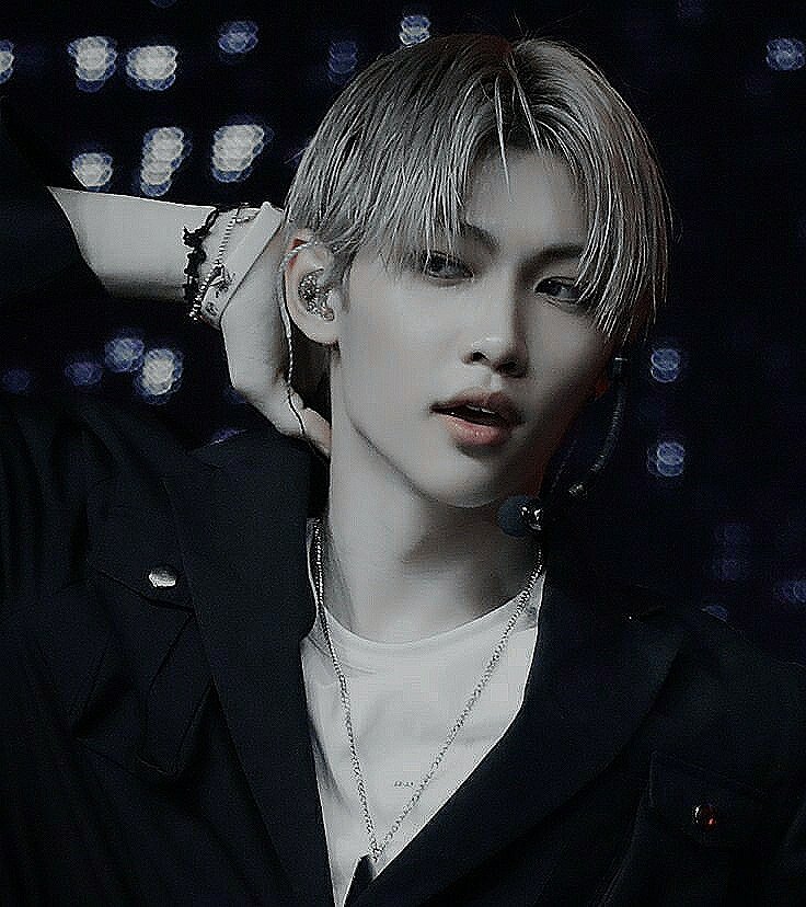 G0THFELIX's tweet photo. https://t.co/Kx8F2rYNpr