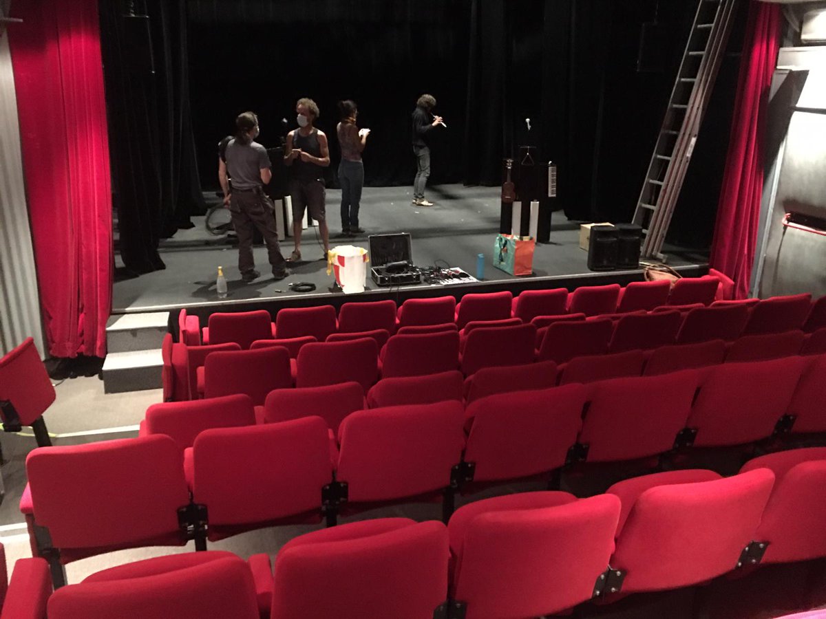 4Barbues's tweet photo. Work in progress! Les 4 Barbues seront dès demain 7 juillet au théâtre de L'Alizé à 18h20! https://t.co/hLpkiygclE
