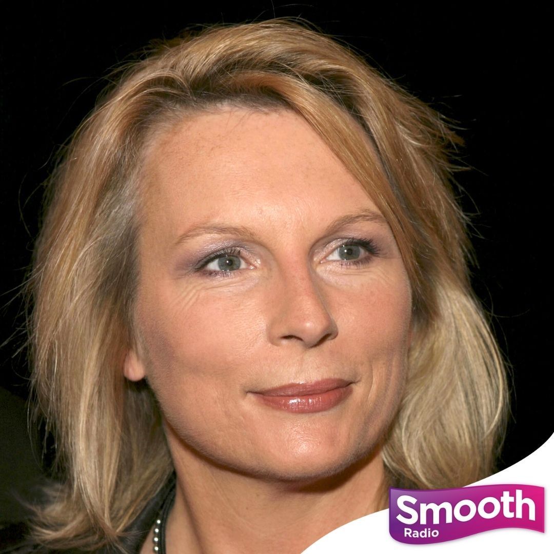 Happy 63rd birthday to the hilarious Jennifer Saunders! 