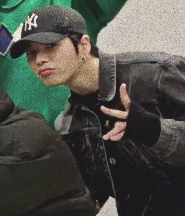 holojaehyuk's tweet photo. Sanggupkah kau dan aku me-...? (//ω//)

#TreasureMakerSelcaDay #TMSD 
#JAEHYUK #윤재혁 @treasuremembers https://t.co/h4vdK0osbh