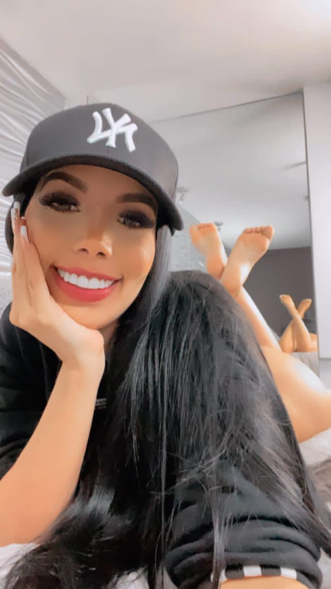 DoriDOfficial's tweet photo. Bonito Martes 
@tributes91 @explotadisimas @explotadisimas @sexy_h0t_girls @HeelsGirls https://t.co/vwCEv0D2a0