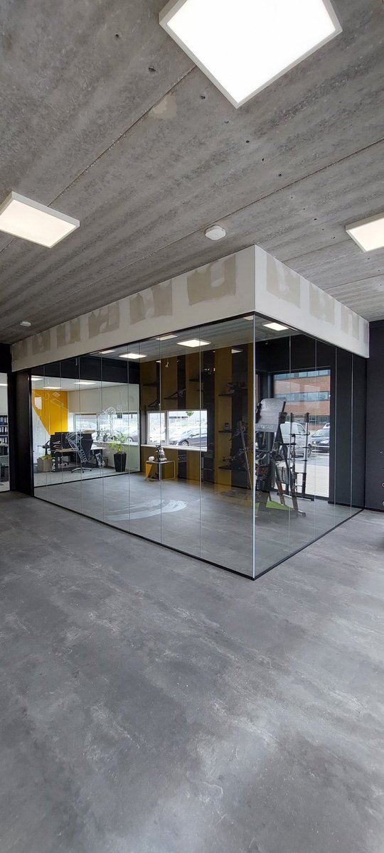 Bij <a href="/BataviaTools/">Batavia Tools</a> in Staphorst heeft <a href="/WanplaKampen/">Wanpla</a> 2 identieke, gespiegelde ruimtes gemonteerd. <a href="/SyplaWanden/">Sypla International</a> <a href="/G_Staphorst/">Gemeente Staphorst</a>