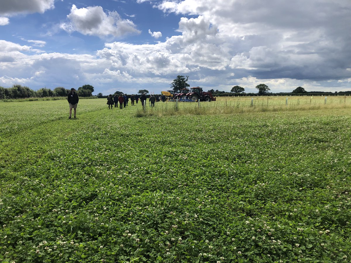 Markmid1's tweet photo. After lunch farm walk , shiny kit , it’s not all ploughing this #organicstuff @hanslope is looking at various systems #chameleon #NOCC21 @organicarable https://t.co/QzA608mHip