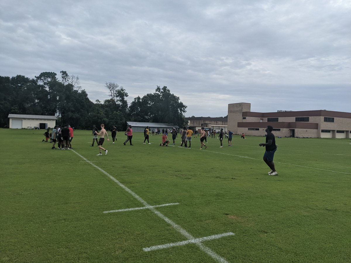 PriceChrisCoach's tweet photo. As a coach still finding ways to get better during vacation and dead period in SC! Checking out my mentor @BigPantherHC and @PalatkaPanthers #GettingBetterLand https://t.co/K0l62nqNJM
