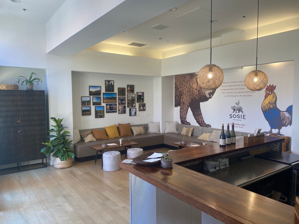 Every Tuesday (like today!) Sonoma Plaza holds its Farmers Market, a unique picnic day with fabulous food and entertainment. Our Tasting Room is open until 7pm on Tuesdays, so stop by to taste or grab a bottle to take to the Plaza. We even provide plastic cups :)