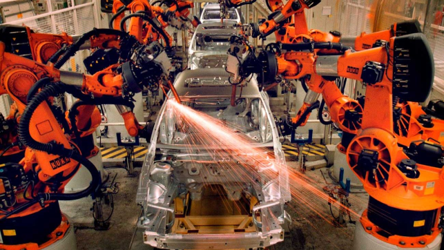NeoMotor's tweet photo. #SabíasQue 🤔 la mitad de los robots que existen actualmente están empleados en la industria automotriz. https://t.co/jdN9KVWrjX
