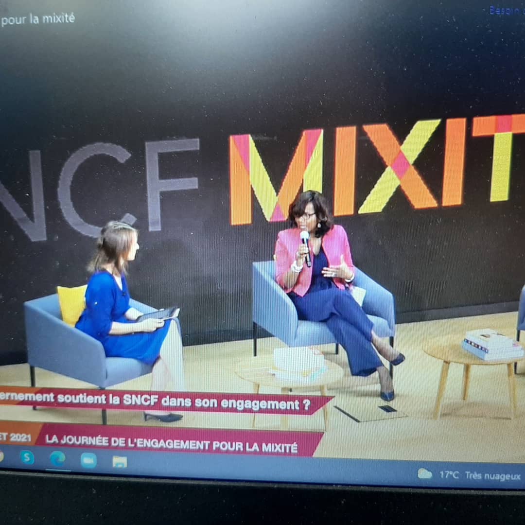 En cette journée dédiée à l'#engagement pour la #Mixité <a href="/GroupeSNCF/">Groupe SNCF</a> est en action
De <a href="/ConnectGares/">SNCF Gares & Connexions</a> à <a href="/groupekeolis/">Keolis Group</a> , de <a href="/GEODIS_Group/">GEODIS</a> à <a href="/Actu_Transilien/">Transilien SNCF Voyageurs</a> &amp; partout en région nous diffusons et développons notre réseau interne #SNCFMixité <a href="/lbeaucaire/">Laurent Beaucaire</a> sncf.com/fr/engagements…
