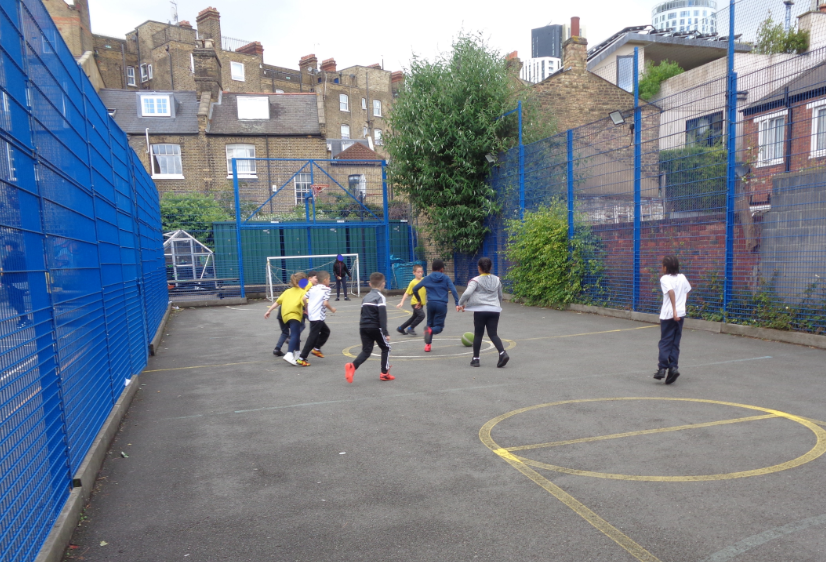 ststephensSW8's tweet photo. β½οΈYear 3 Football in the MUGA today! πππ― GOOOOAAAL!! π―π
#StStephensYear3 #StStephensSports #KeepingFitAndHealthy #football https://t.co/hhH9Y2xqJH