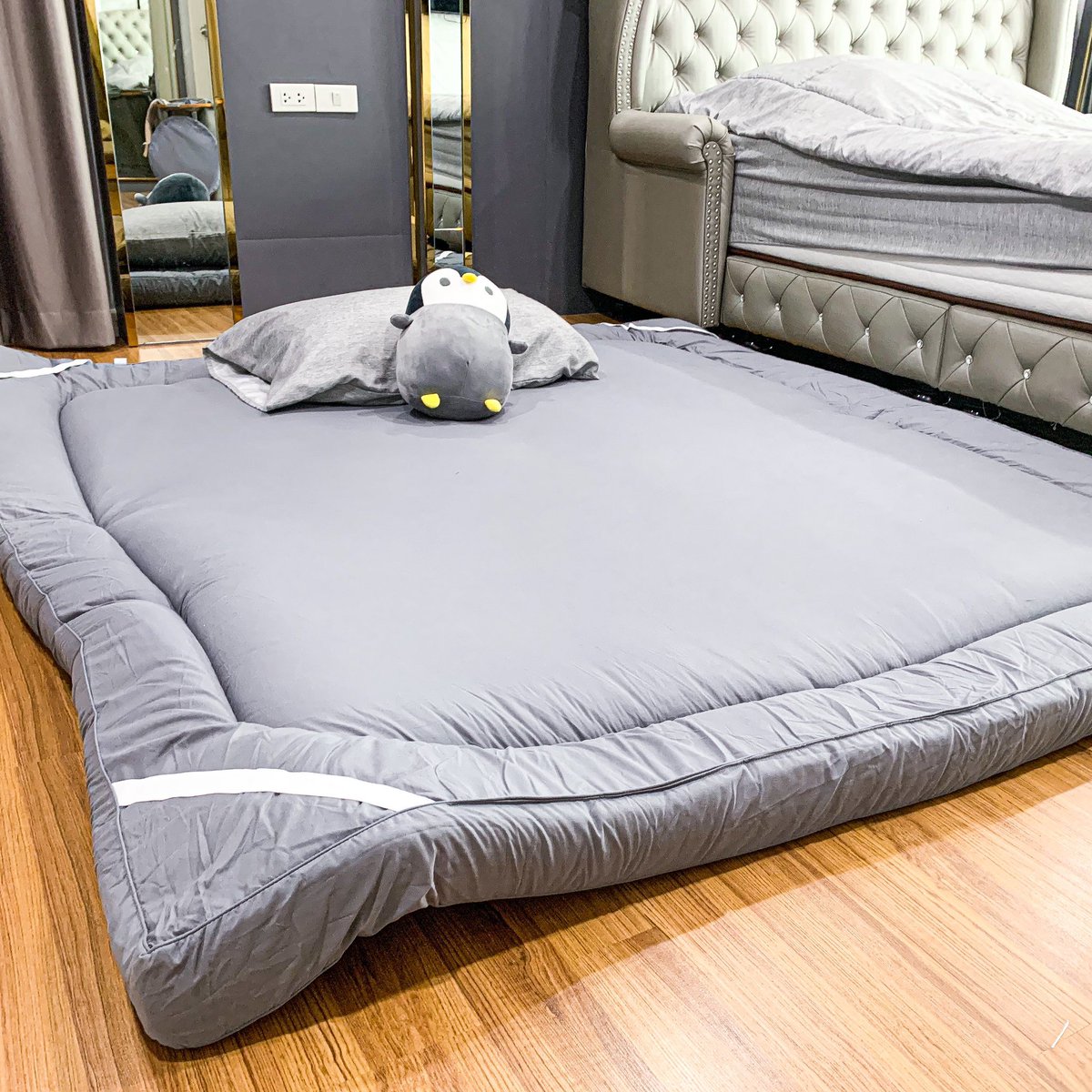 mimilkss's tweet image. ชอบมากกกกกเป็น Topper ที่ดูดวิญญาณการนอนหลับได้ดีมาก มันไม่นุ่มและแข็งเกินคือแกได้นอนแล้วหลับสบายสัสๆ ไม่ปวดหลังอีกต่อไปอะ อยากแนะนำอันนี้มากๆ เพราะที่บ้านมี Topper หลายอันคืออันนี้คือที่สุด ฉันรักฉันอยากรีวิวให้ร้านเขา ฉันหายปวดหลังเพราะอันนี้เลย