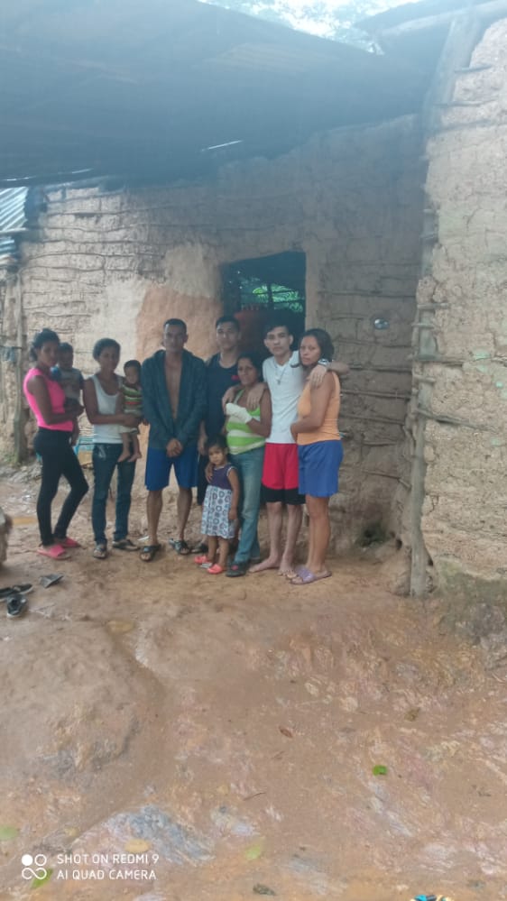 #6Jul
La <a href="/ComunaElMaizal/">Comuna El Maizal</a> agradece a los integrantes de la Mesa de Mediación de Tierras y Judicialización, por la liberación de los compañeros Victor Matheus y Luis Sánchez. 
Se hizo Justicia!!!
La familia y su Pueblo estamos felices.
#FlexibilizaciónConsciente