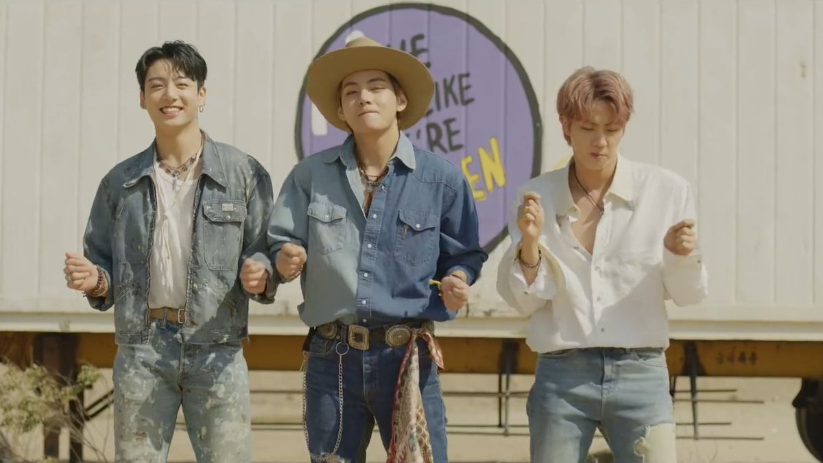 ZER0XBLACK's tweet photo. BTS (방탄소년단) 'Permission to Dance' Official Teaser 
https://t.co/XBcRO6MooE
#BTS #방탄소년단 @BTS_twt https://t.co/As2ww01CDA