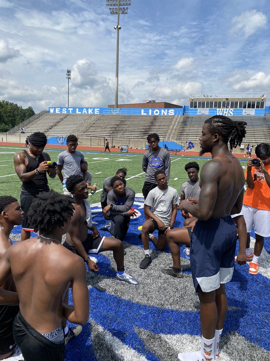Appreciate you taking the time to come work and give some knowledge to our guys at <a href="/WestlakeFB1/">Westlake Football</a> about what it takes becoming a pro, saving your money, keeping your confidence, and staying true to who you are <a href="/jerryjeudy/">Jerry Jeudy⁴</a> you are much appreciated my brother‼️🦍🤞🏾 #DMGB #CBFWA