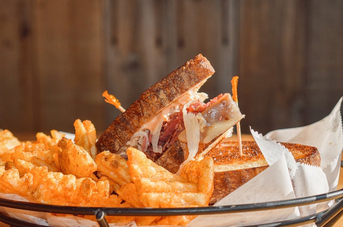 Corned beef, swiss cheese, sauerkraut, and thousand island dressing 😋