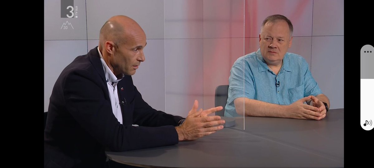 SumAndreja's tweet image. Šokantno in pretreslijvo 💔 pričevanje spoštovanih osamosvojiteljev g. @ZoranDRaketka in g. @MORiS4ever pri cenjenemu novinarju #rtvslo3 g. @IPirkovic o vojni za 🇸🇮 in še marsičem #respect in #hvala
Nujna je prevetritev šolskih učbenikov 🇸🇮 zgodovine.
