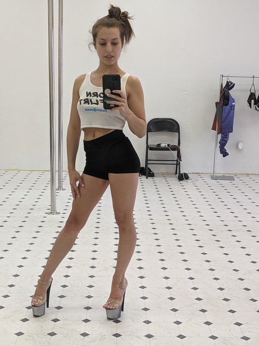 Dusted my stripper shoes off and worked up a sweat in the pole studio today🥵 https://t.co/o3xt6xotT3<a href="/tag/mvsales"class="tags"><span>#mvsales</span></a>