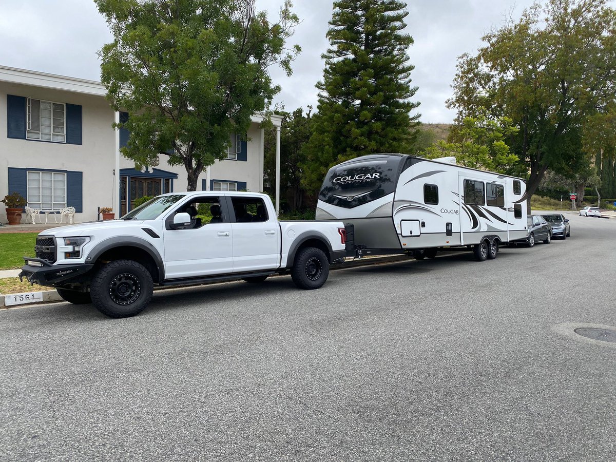GetOutGarage's tweet photo. These trucks make holidays so much more enjoyable! 👊🏽🔥

—
@getoutgarage https://t.co/Cion0YjdQX