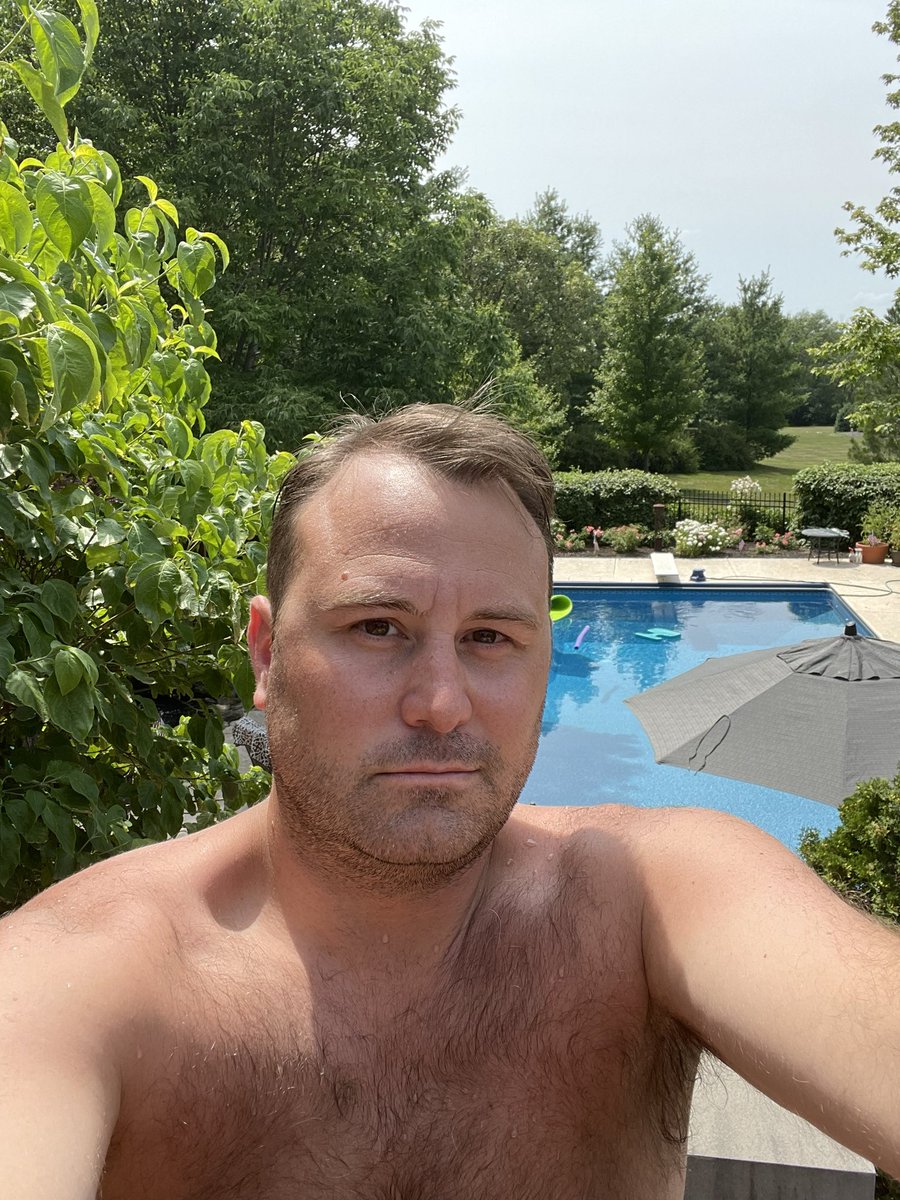ChristopherViVi's tweet photo. Perfect day to hang w/ my niece and nephew at my aunt’s house. #NebraskaSummer #Lincoln #Family #ConfessionsofaWaywardGuncle https://t.co/tAbNGRfm0S