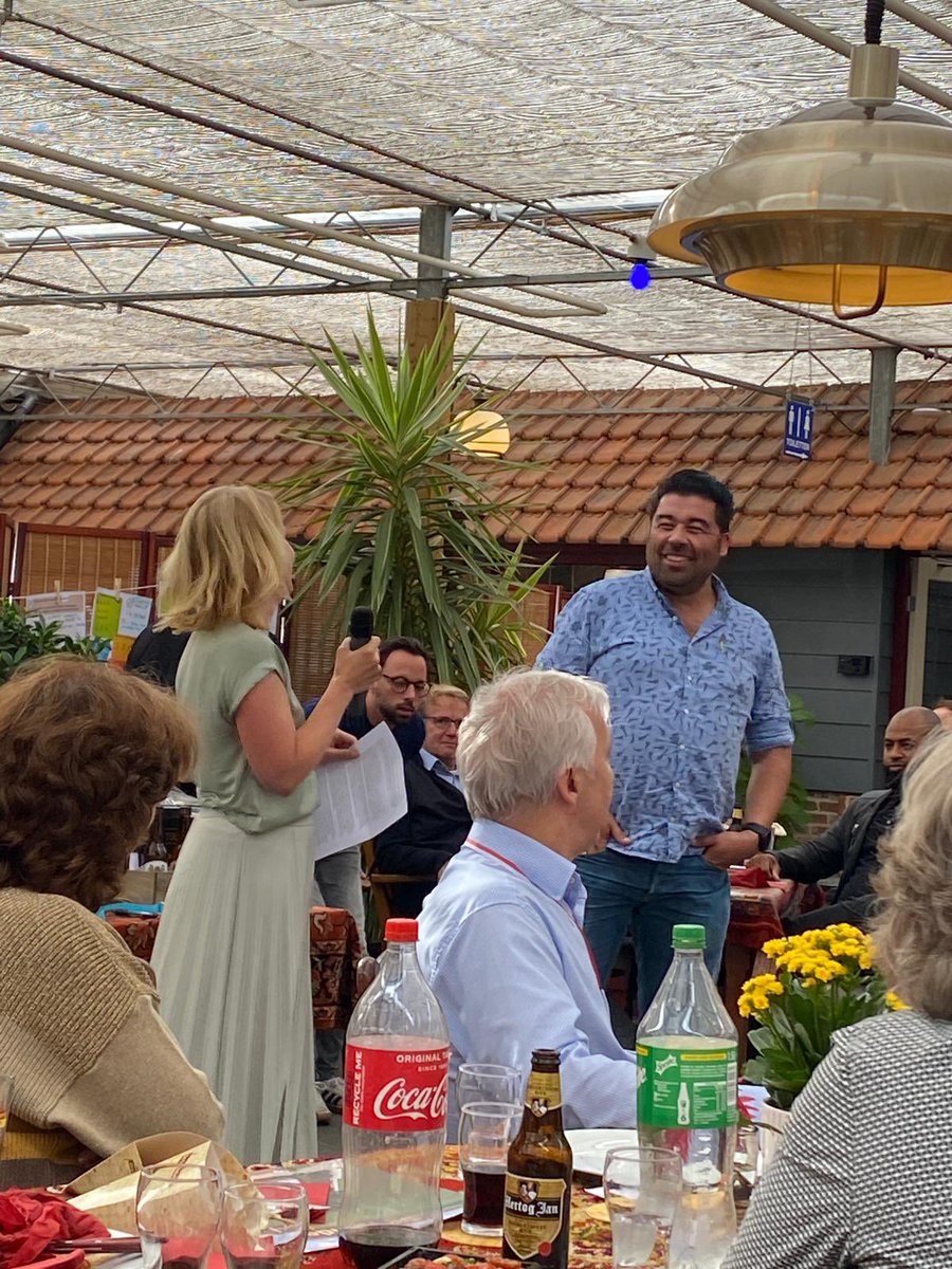 ecphaff's tweet image. Na drie jaar nu de laatste dag bij GMS en bij Commerciële economie. Een accreditatie, een pandemie en het beginnetje van een nieuw begin. Mijn eerste verandertraject van totaal 7 jaar klaar. Hoop geleerd. Nu verder met een ander avontuur binnen de HRBS en de HR. 🥲