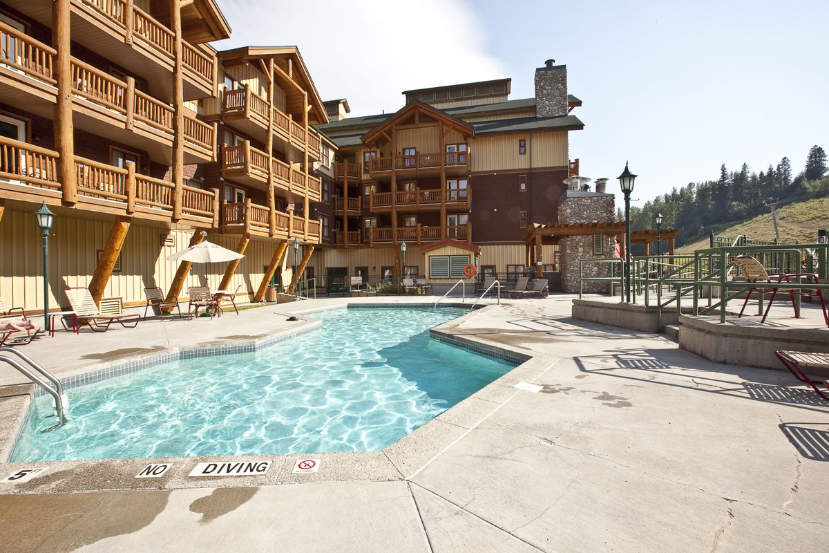 The weather looks warm and 🌞 for the next few weeks! Our pool and hot tubs are open and ready for you!

#mykimberley