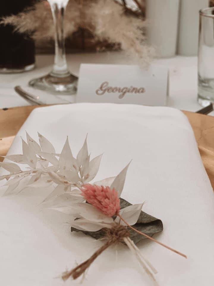 DollyHPN's tweet photo. Tomorrow I’m heading back to work & I’m not ready to leave my post #wedding bubble just yet ❤️
So whilst I sit here mentally preparing for normal life to resume, here are some more pics from our beautiful day 🤍
#weddingstyle #rusticwedding #barnwedding #rusticbride #weddingday https://t.co/Iz2yECotGa
