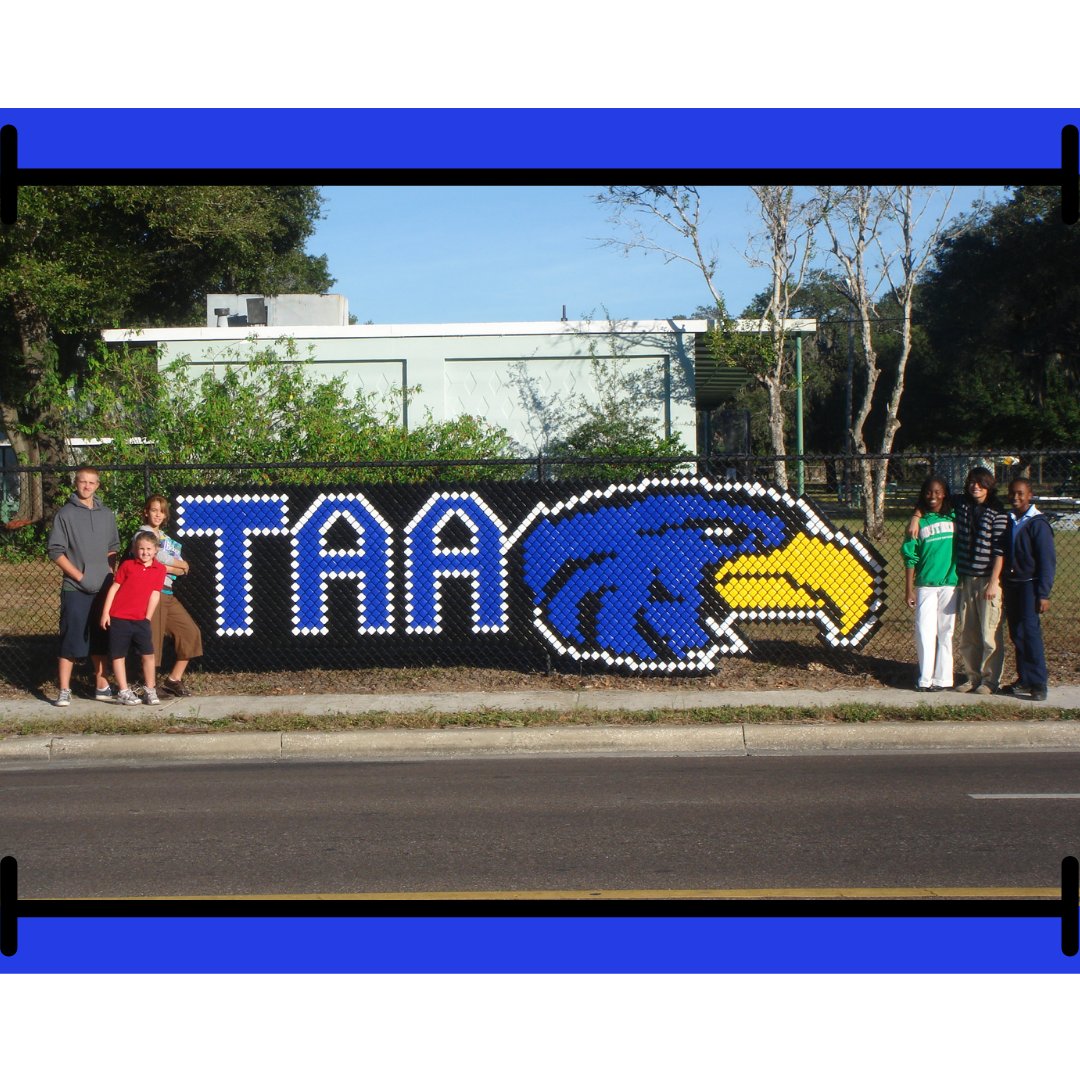 Our Royal Blue #113 is definitely a bright, happy color! 
😍 Looking Good! 

[Royal #113, Black #115, Yellow #102]