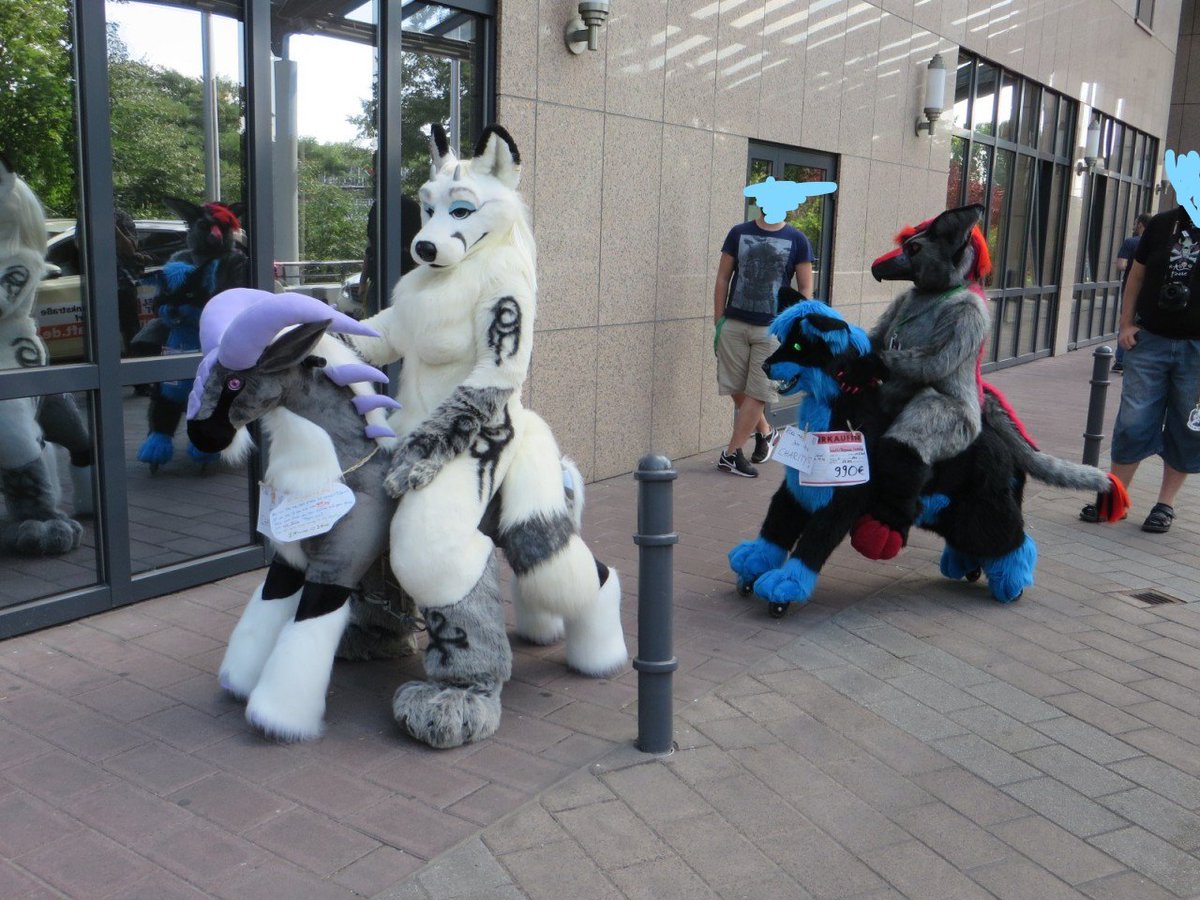 VenaturaWochs's tweet photo. hehe this was @KegawaCreation and me as we were riding to collect some money for the Charity at Eurofurence with our selfmade "Ponys".
I did build one of my OCs (Talbuk Cereals).
#Furry #Eurofurence #Talbuk #PonyCycle https://t.co/goExOqpXZv