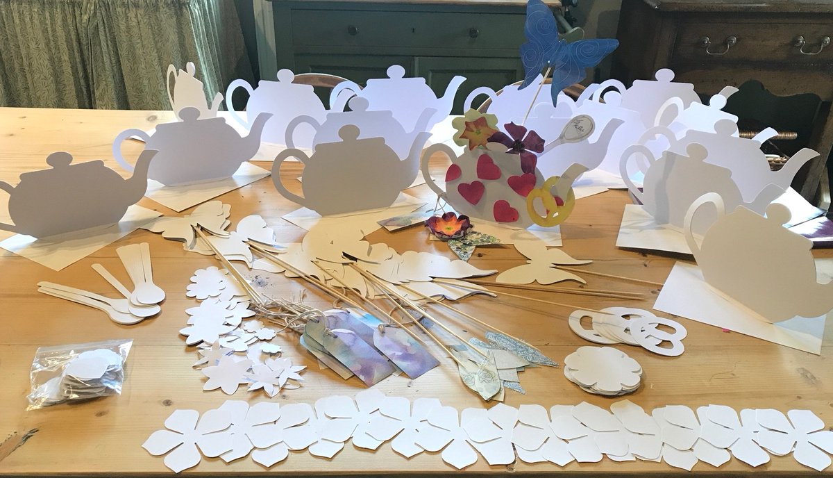 Creative Mojo Ltd (@creativemojo) on Twitter photo Thank you Georgina Morsley at Riverdale Court @avantesupport for sharing with us the wonderful art work produced from our art kits.
Absolutely stunning work and great team work well done!
Another art kit coming your way next week.
@NAPAlivinglife <a href="/Artsincarehomes/">Arts in Care Homes</a> Thank you Georgina Morsley at Riverdale Court @avantesupport for sharing with us the wonderful art work produced from our art kits.
Absolutely stunning work and great team work well done!
Another art kit coming your way next week.
@NAPAlivinglife <a href="/Artsincarehomes/">Arts in Care Homes</a>